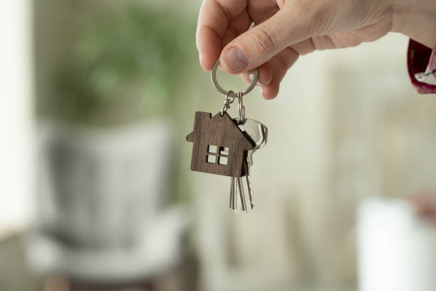 what do lenders look for when buying a house